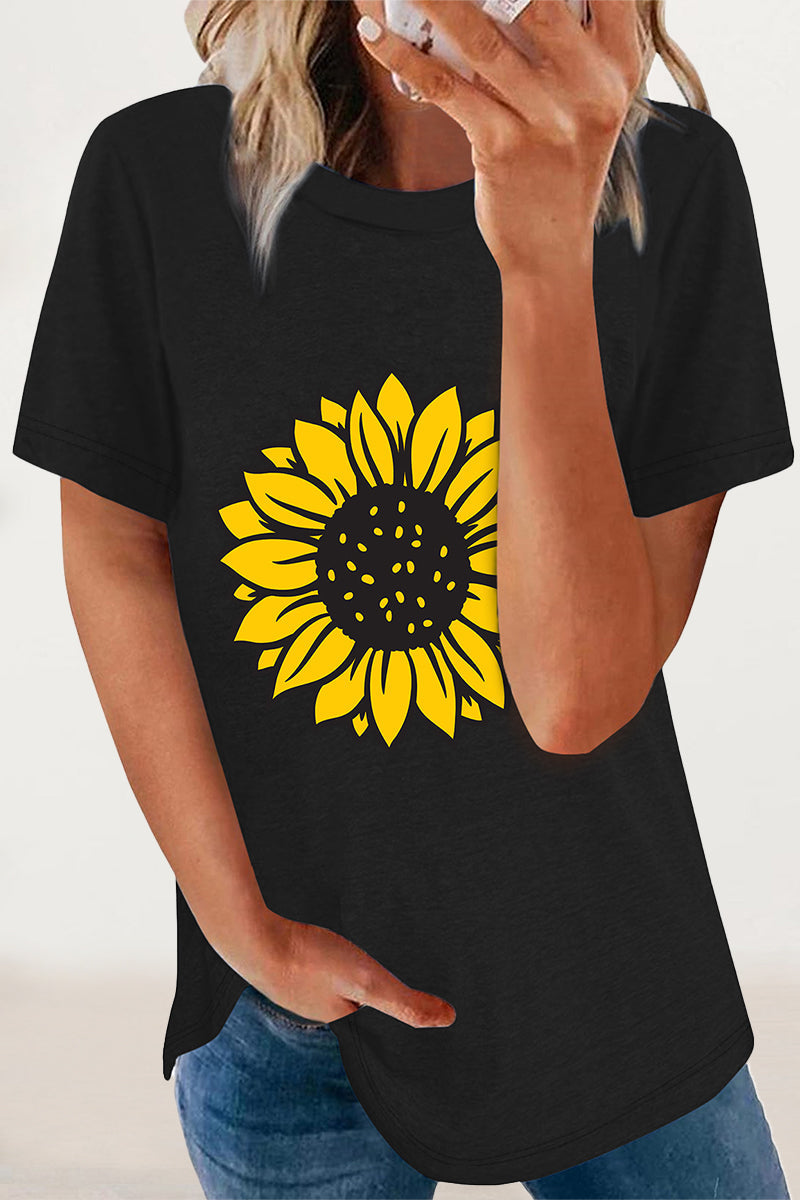 Effortlessly Elegant T-Shirt with a Timeless Design