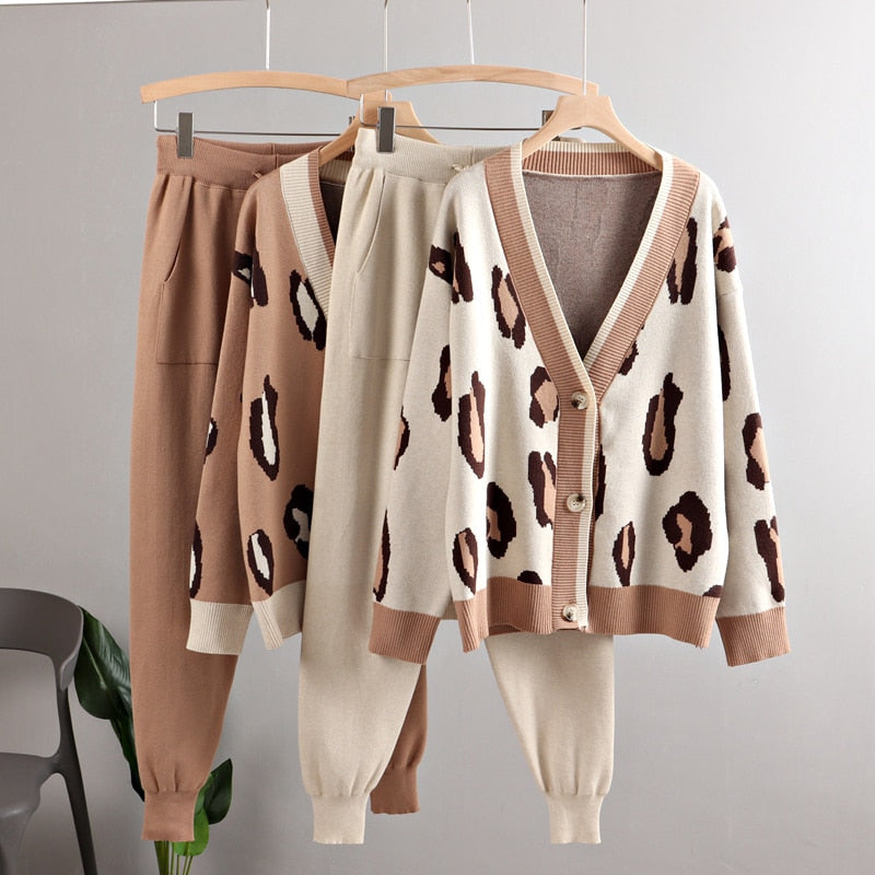 Classic Vintage Cardigan with a Flattering Fit