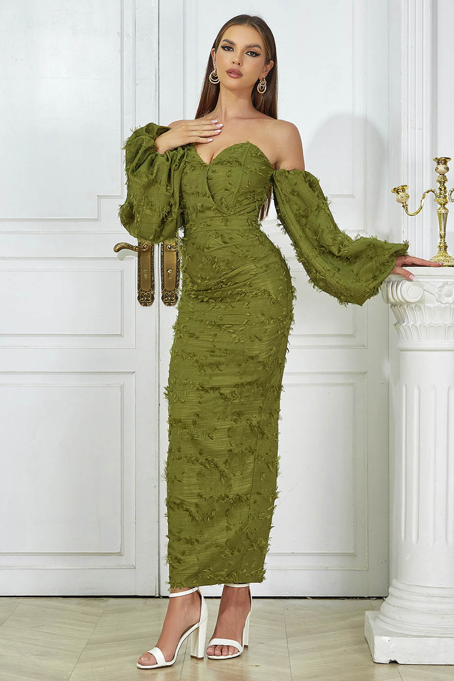 Well Tailored Garment with a Graceful Silhouette