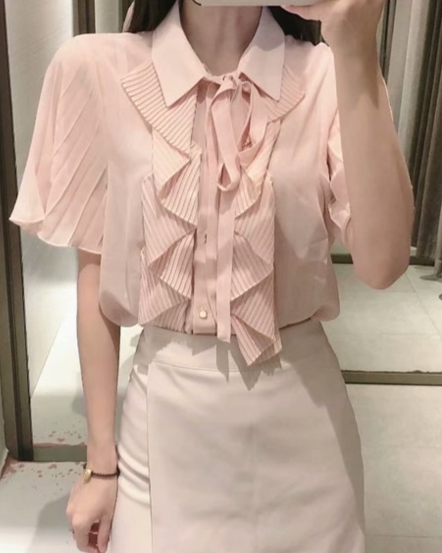 Beautifully Crafted Blouse in a Classic Style