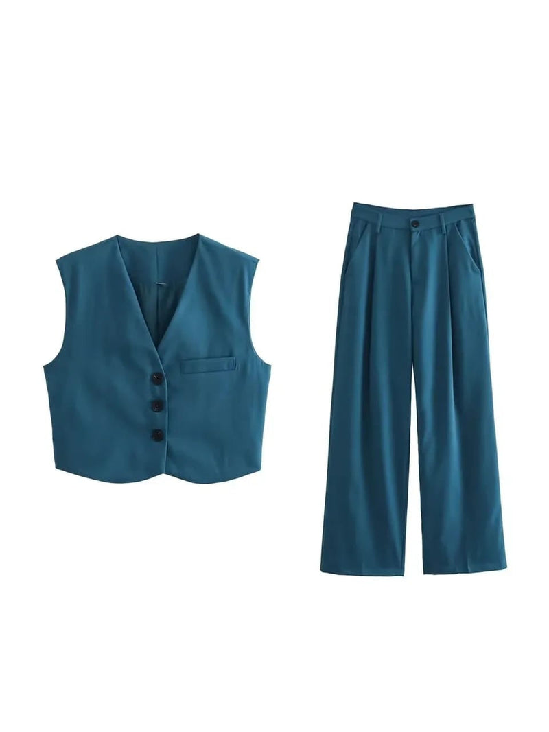 Effortlessly Elegant Pants with a Timeless Design