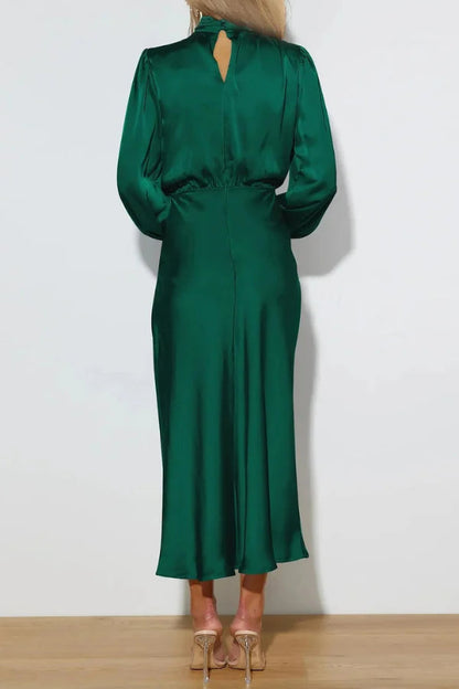 Well Tailored Garment with a Graceful Silhouette