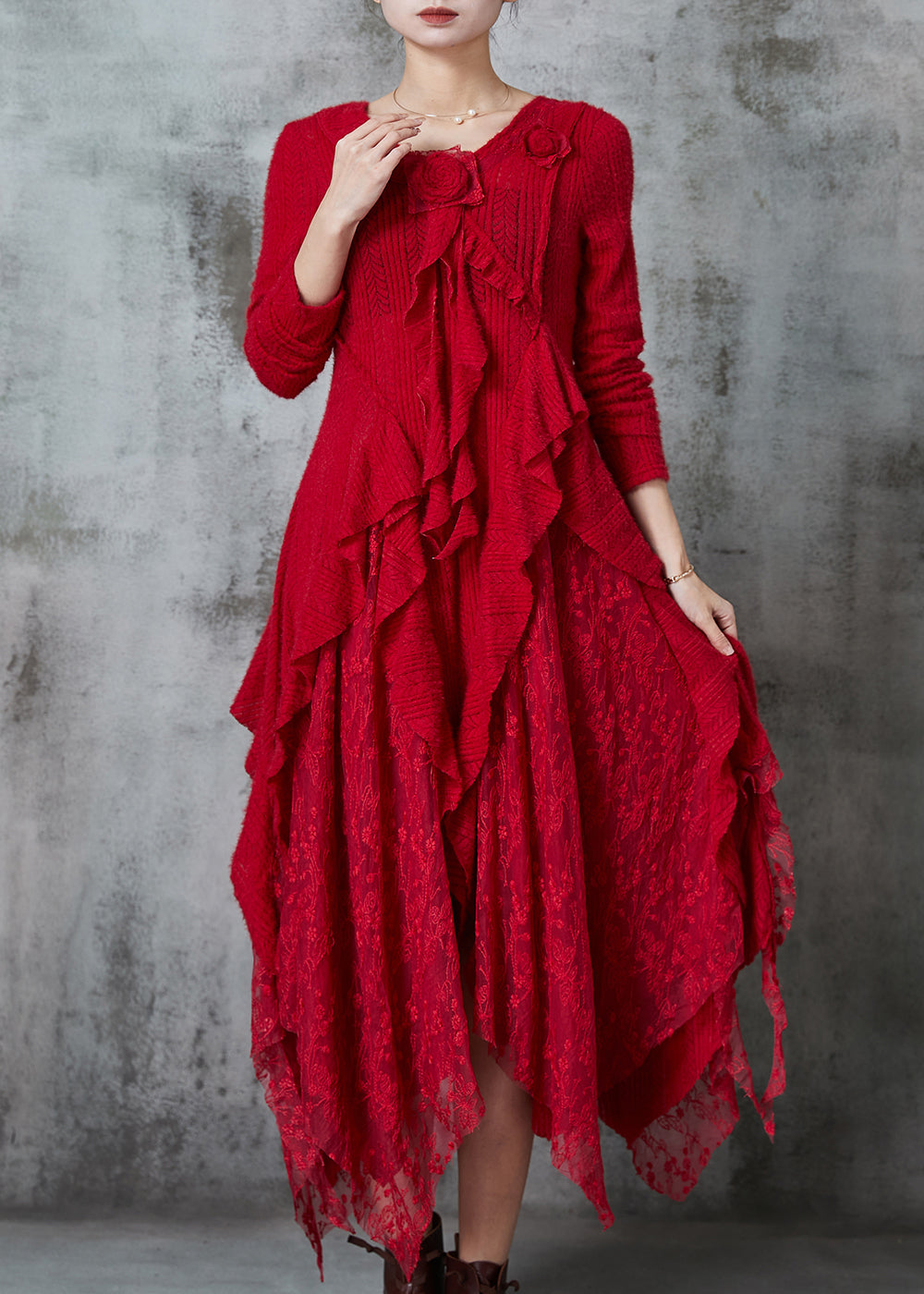 Beautifully Finished Dress in a Timeless Design