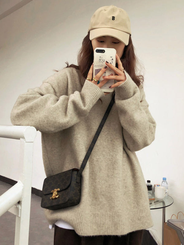 Well Tailored Sweater with a Graceful Silhouette