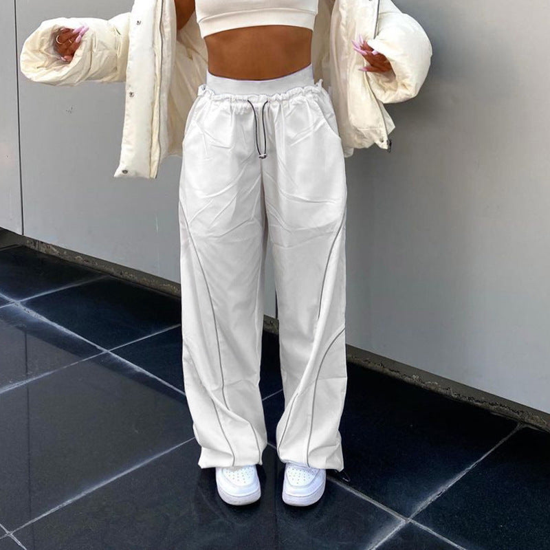 Effortlessly Elegant Pants with a Timeless Design