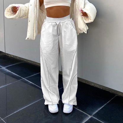 Effortlessly Elegant Pants with a Timeless Design