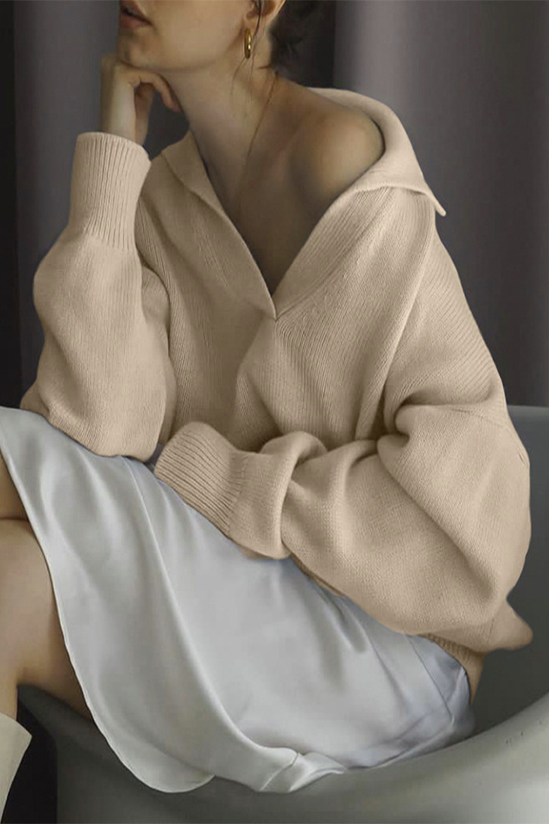 Effortlessly Elegant Sweater with a Timeless Design