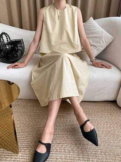 Effortlessly Elegant Garment with a Timeless Design