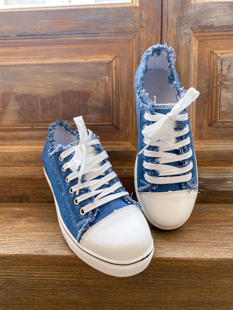 Elegantly Styled Sneakers for Everyday Wear