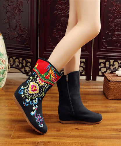 Well Tailored Boots with a Graceful Silhouette