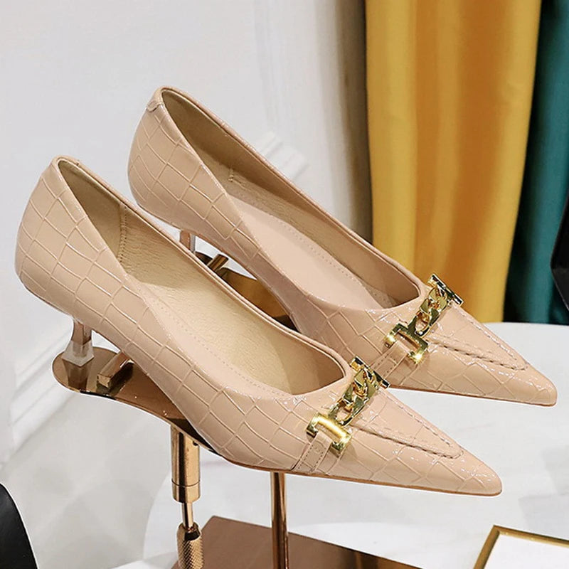 A Vintage Style Heels with Delicate Timeless Details