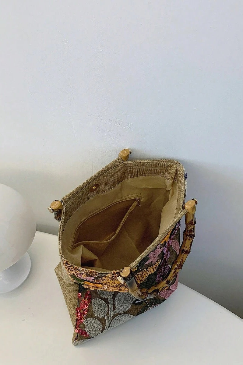 Effortlessly Elegant Bag with a Timeless Design
