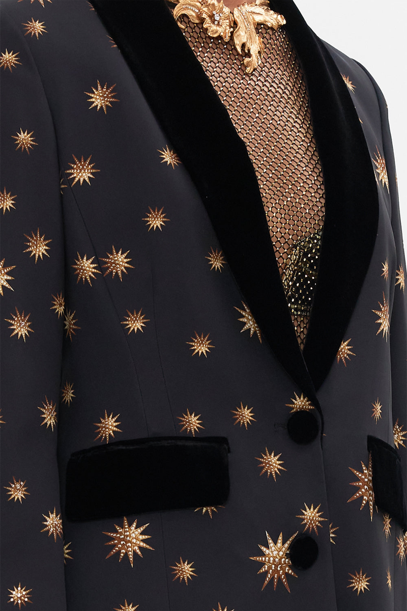 Effortlessly Elegant Pants with a Timeless Design