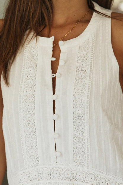 Beautifully Crafted Dress in a Classic Style