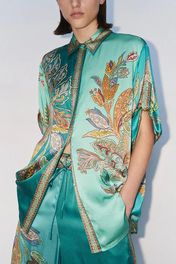 Beautifully Crafted Blouse in a Classic Style