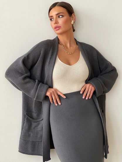 Well Tailored Cardigan with a Graceful Silhouette