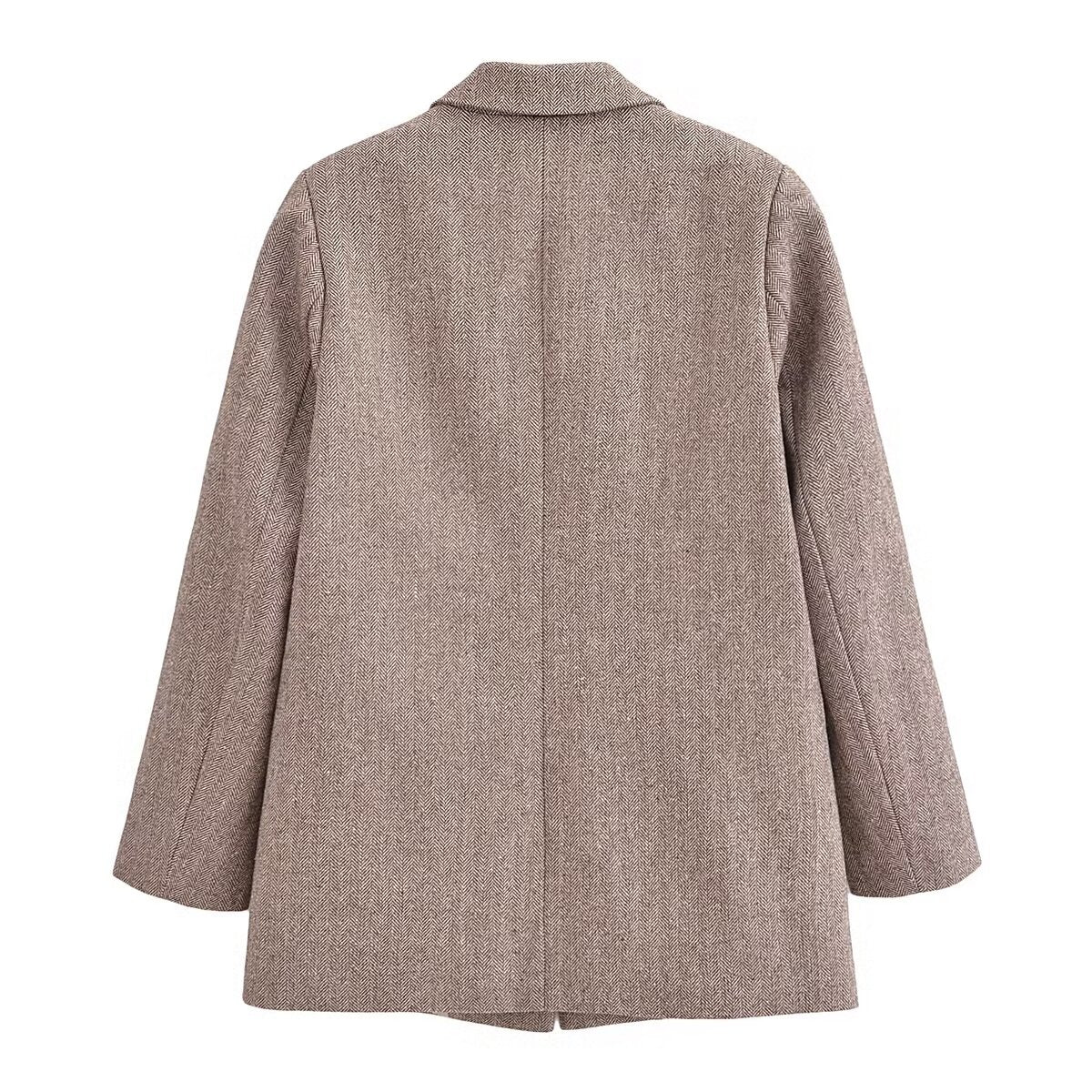 Well Tailored Garment with a Graceful Silhouette