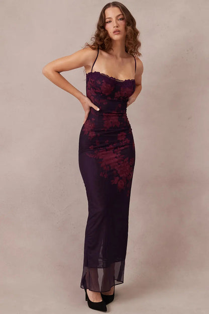 Well Tailored Garment with a Graceful Silhouette
