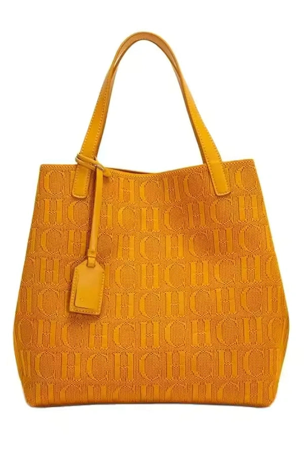 Sophisticated Bag with a Clean Classic Look
