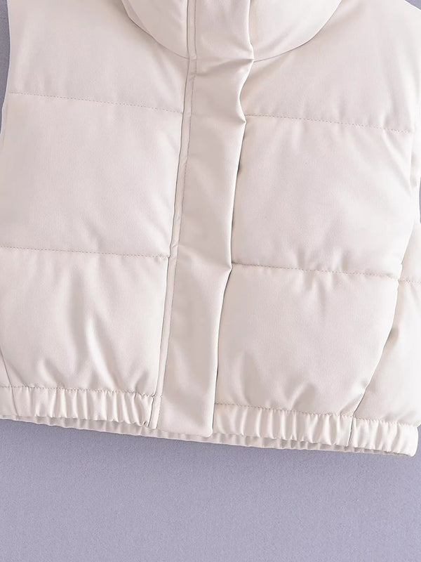 Effortlessly Elegant Garment with a Timeless Design