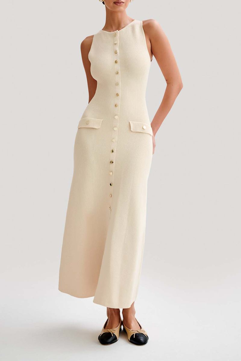 Effortlessly Elegant Dress with a Timeless Design