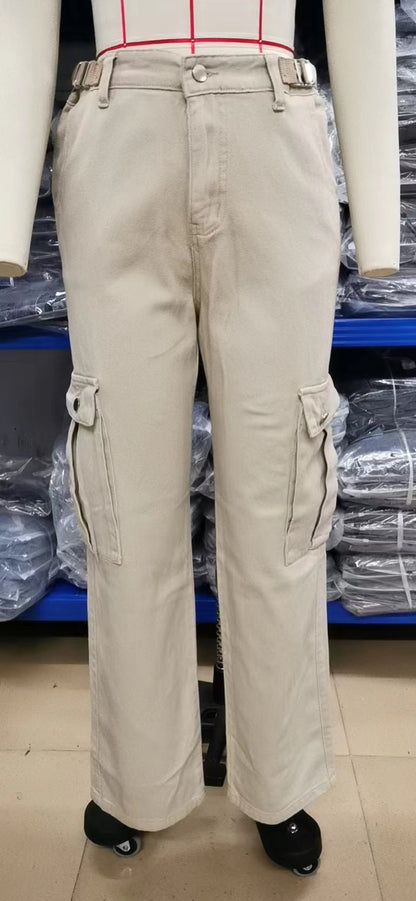 Elegantly Styled Trousers for Everyday Wear