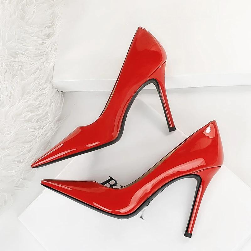 Beautifully Finished Heels in a Timeless Design