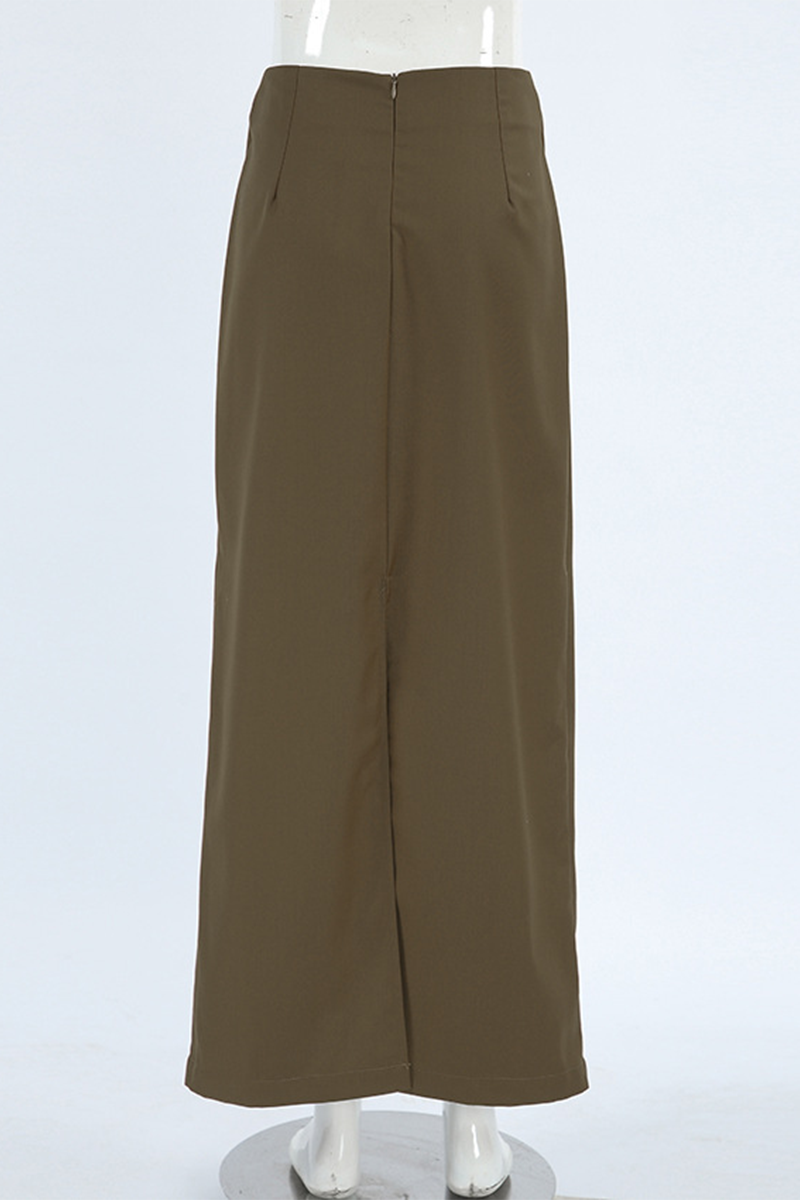 Well Tailored Garment with a Graceful Silhouette
