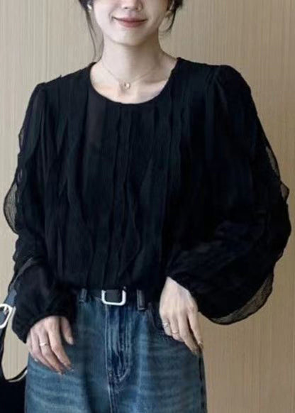 Well Tailored Top with a Graceful Silhouette