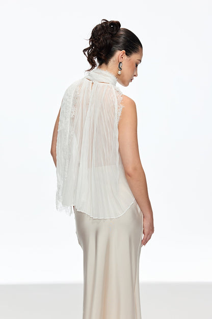 Polished Garment with an Effortless Classic Look