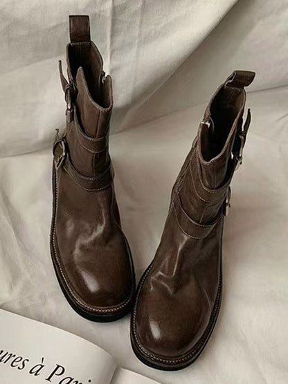 Well Tailored Boots with a Graceful Silhouette