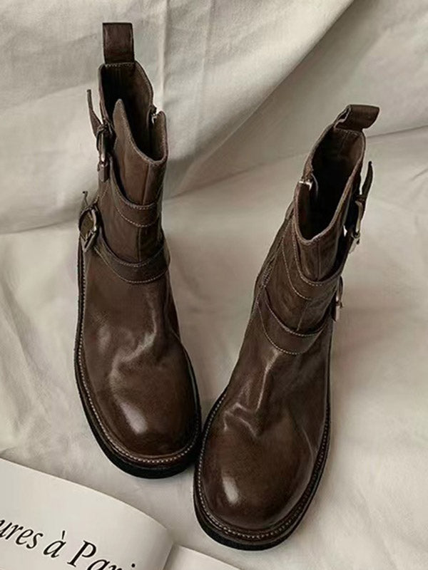 Well Tailored Boots with a Graceful Silhouette
