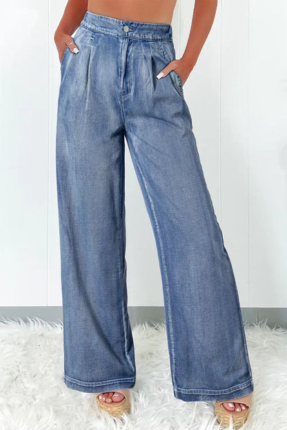 Well Tailored Garment with a Graceful Silhouette