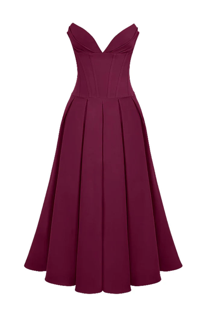 Beautifully Crafted Dress in a Classic Style