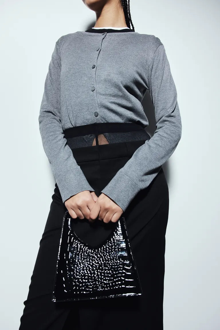 Well Tailored Cardigan with a Graceful Silhouette