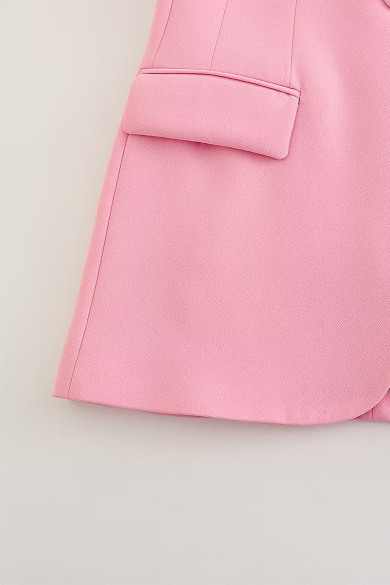Gracefully Styled Garment for Any Occasion