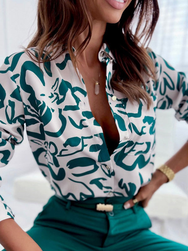 Classic Vintage Blouse with a Flattering Fit