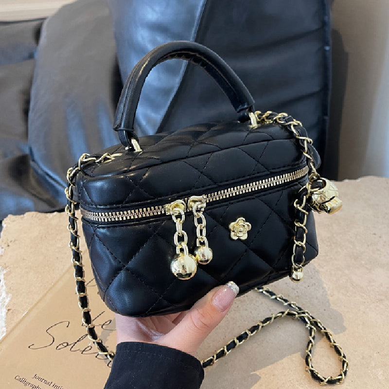 Sophisticated Bag with a Clean Classic Look