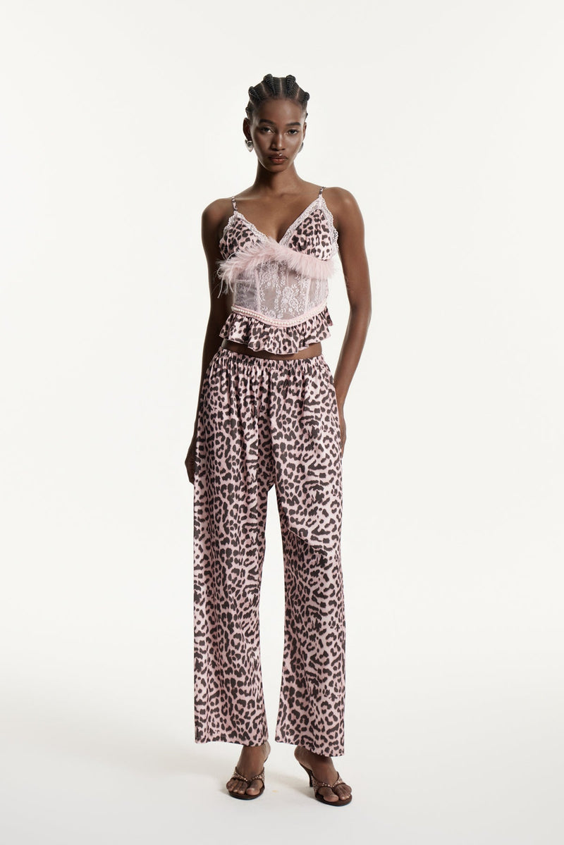 Classic Vintage Pants with a Flattering Fit