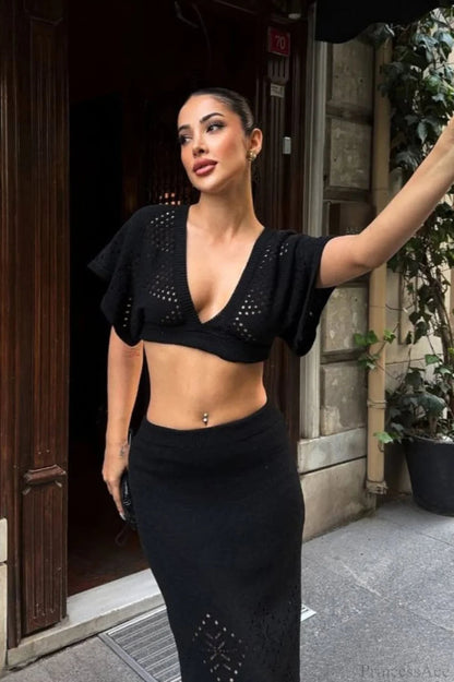 Well Tailored Garment with a Graceful Silhouette