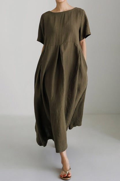 Well Tailored Dress with a Graceful Silhouette