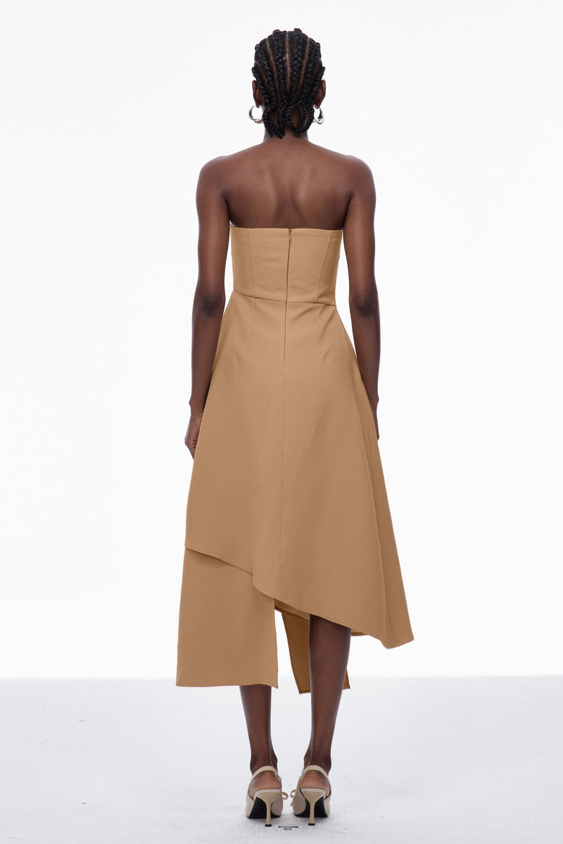 Well Tailored Dress with a Graceful Silhouette