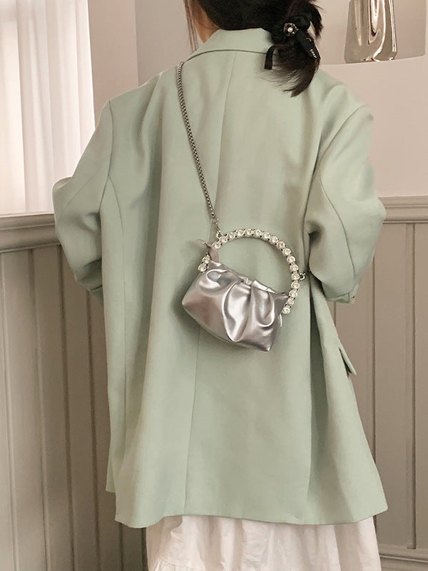 Well Tailored Bag with a Graceful Silhouette