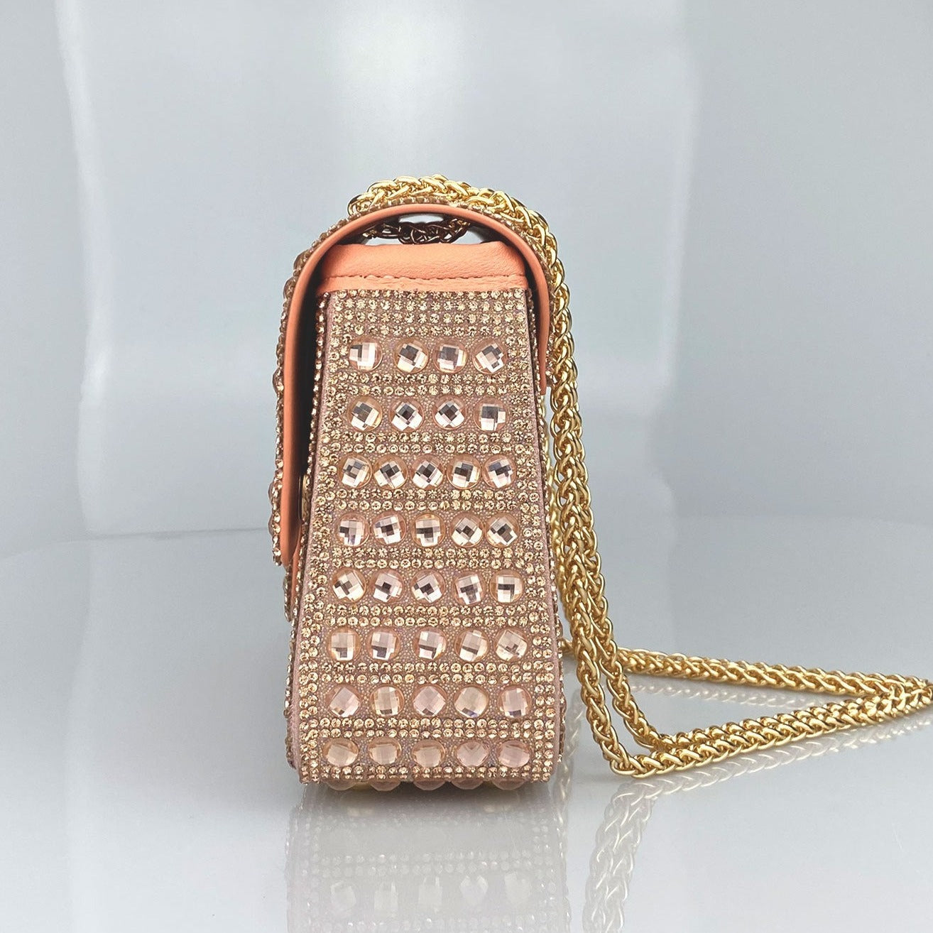 Effortlessly Elegant Bag with a Timeless Design