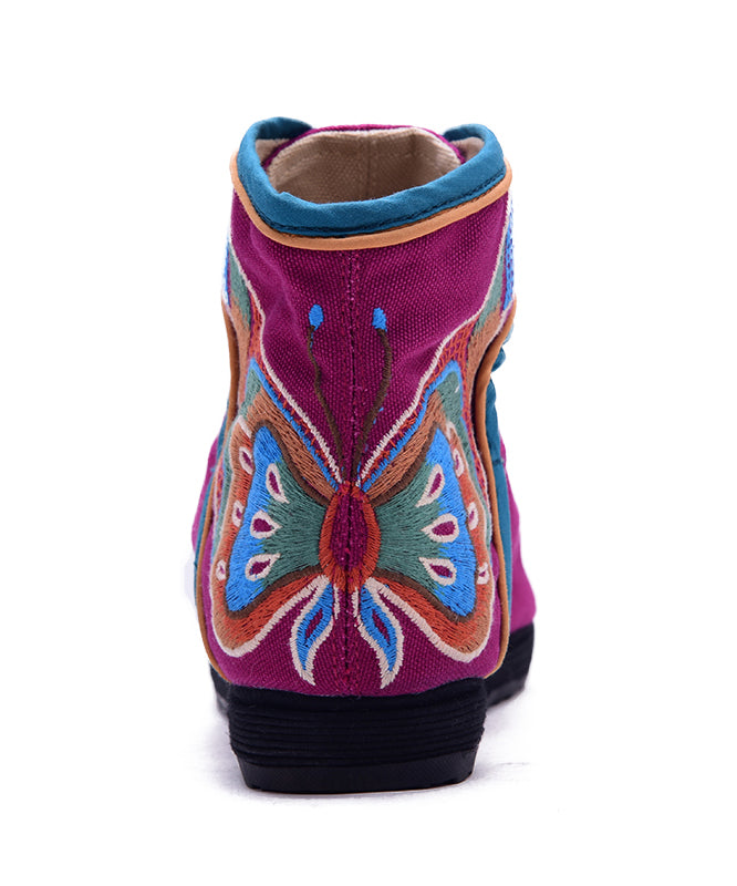 Well Tailored Shoes with a Graceful Silhouette