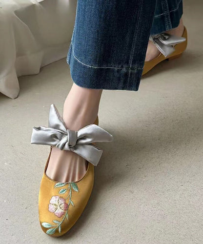 Well Tailored Shoes with a Graceful Silhouette