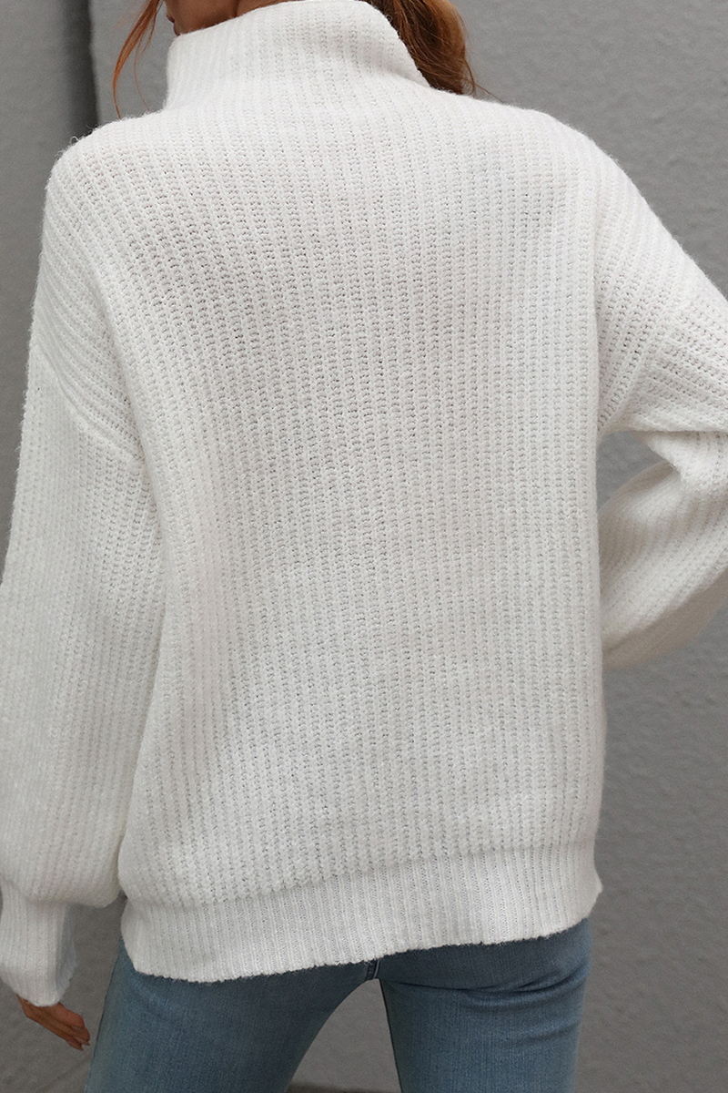 Well Tailored Sweater with a Graceful Silhouette