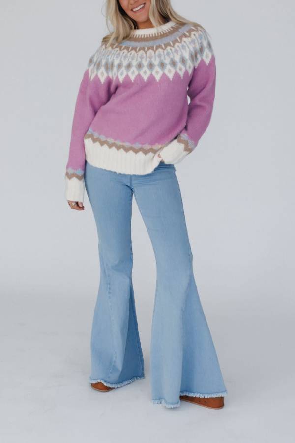Well Tailored Sweater with a Graceful Silhouette