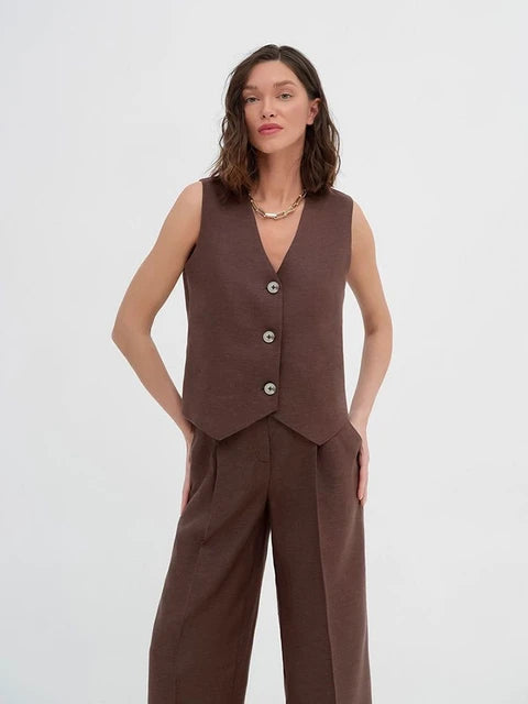 Classic Vintage Pants with a Flattering Fit
