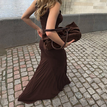 Beautifully Finished Garment in a Timeless Design